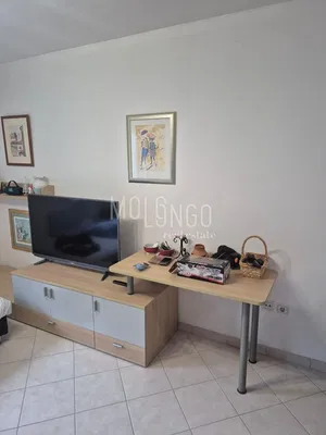 Salon; carrelage, style moderne