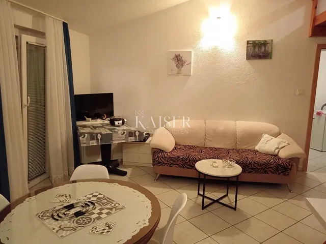 Dnevna soba; pločice, moderni stil