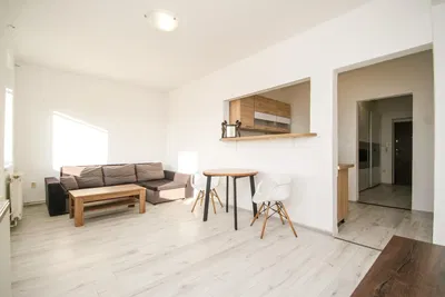 Salon; lumière naturelle, carrelage