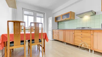 Mutfak; mutfak aletleri, doğal ışık, modern stil