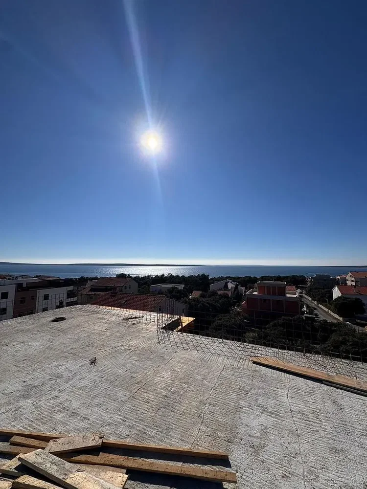 Terasa; výhled, nutná rekonstrukce