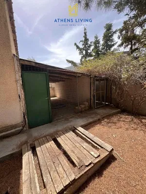 Αποθήκη; ξύλινο πάτωμα, χρειάζεται ανακαίνιση, φυσικό φως