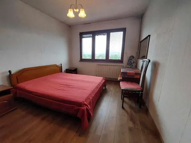 Schlafzimmer; holzboden, tageslicht