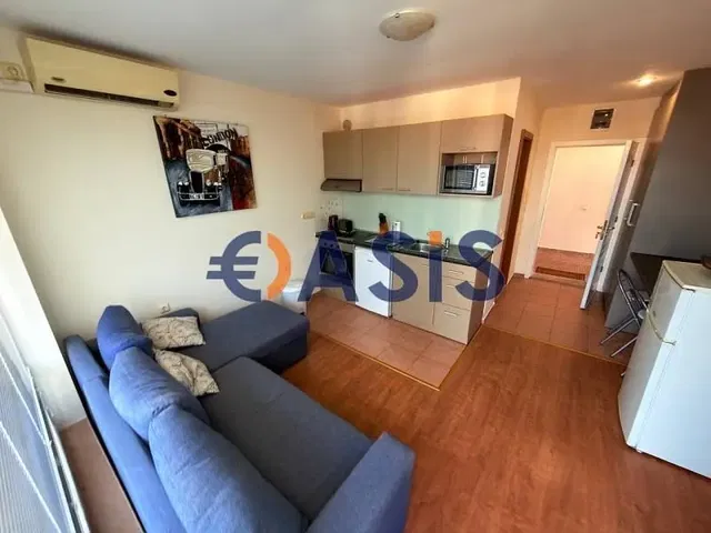 Дневна соба; плочице, природно светло