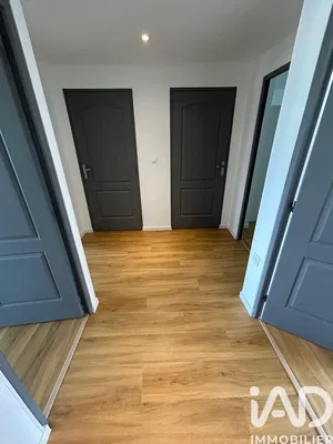 Garderobe; holzboden, renoviert