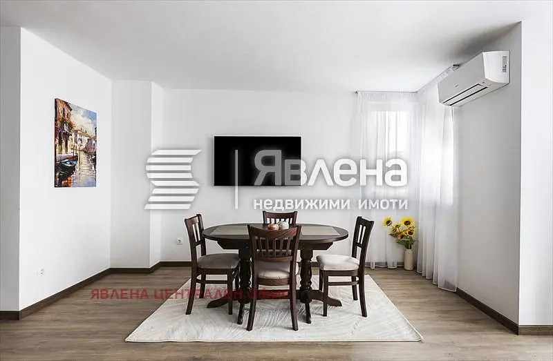 Wohnzimmer; holzboden, tageslicht, moderner stil
