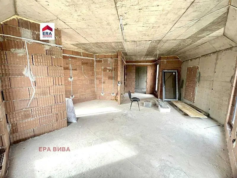 Sonstiges; renovierungsbedürftig, tageslicht