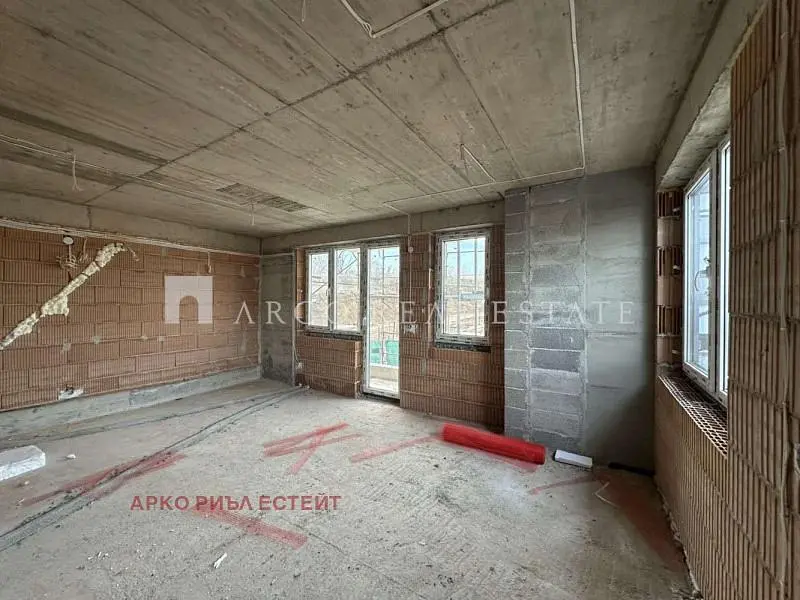 Overig; renovatie nodig, natuurlijk licht