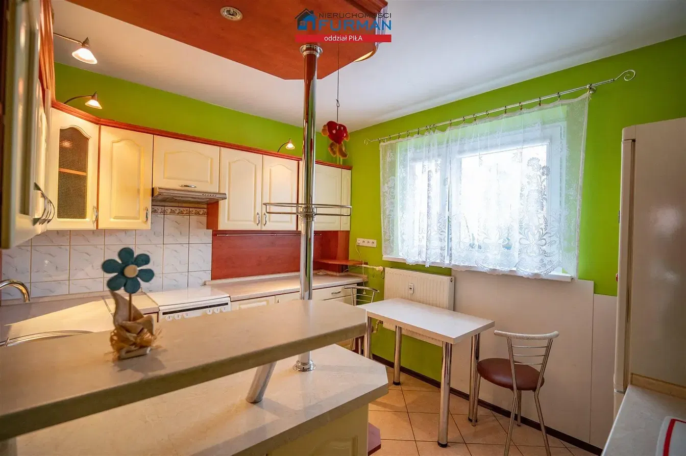 Küche; küchengeräte, fliesenboden, tageslicht