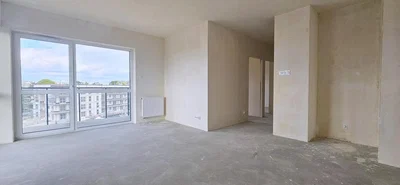 Oturma odası; manzara, tadilat gerekiyor, doğal ışık