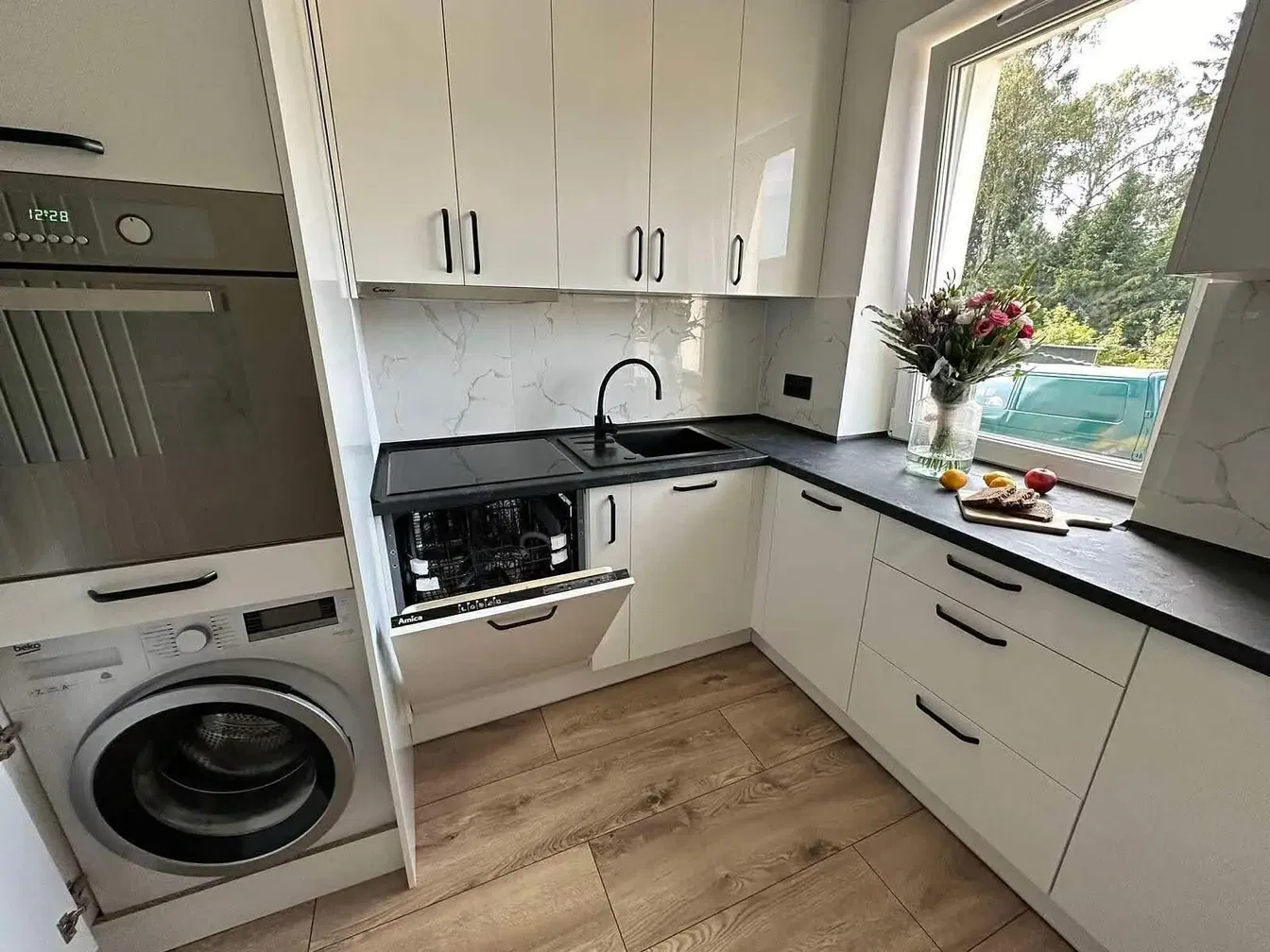 Küche; küchengeräte, blick, tageslicht