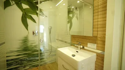 Banyo; doğal ışık, tadilatlı, fayans zemin, ahşap zemin