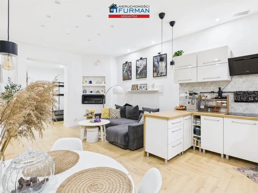 Wohnzimmer; blick, moderner stil, tageslicht, renoviert