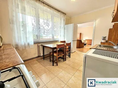 Küche; fliesenboden, küchengeräte, blick