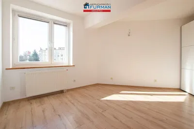 Salon; vue, lumière naturelle, parquet