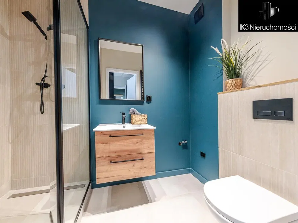 Koupelna; dlažba, po rekonstrukci, přirozené světlo, moderní styl