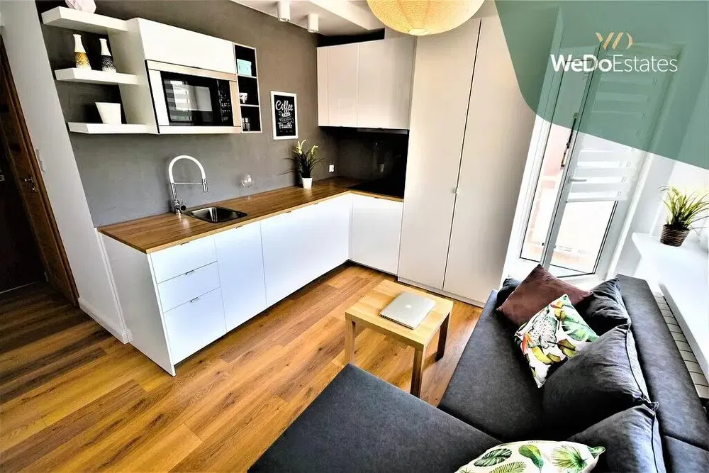 Wohnzimmer; blick, holzboden, tageslicht, moderner stil