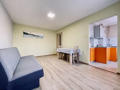 Дневна соба; природно светло, плочице