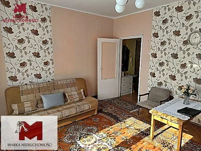 Дневна соба; потребна реновација, рустикални стил