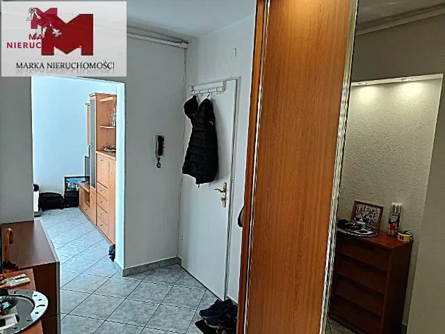 Garderobe; fliesenboden