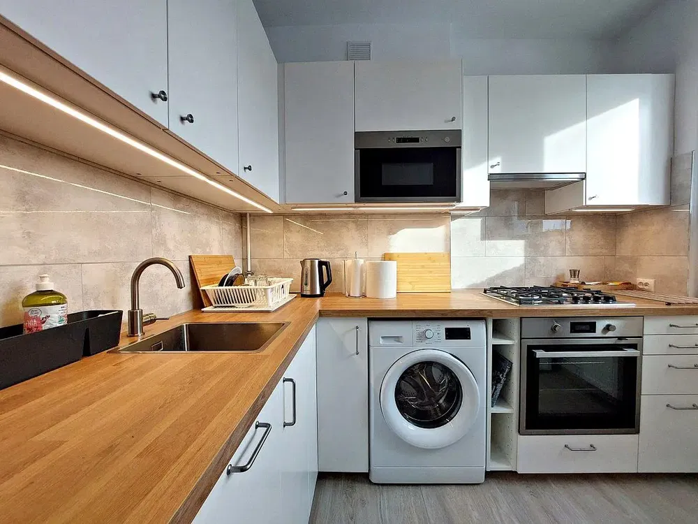 Küche; küchengeräte, tageslicht