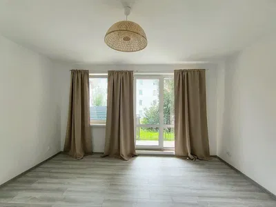 Salon; vue, lumière naturelle, carrelage