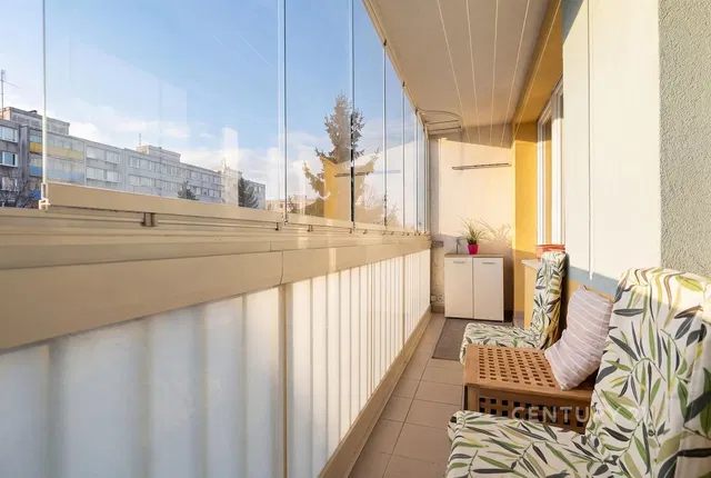 Балкон; гледка, плочки