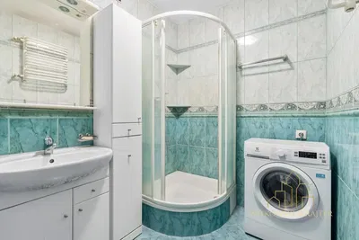 Salle de bain; carrelage, lumière naturelle, rénové