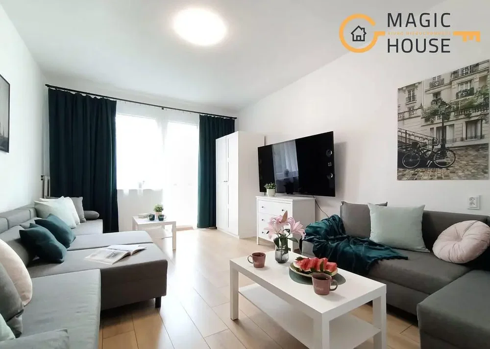 Wohnzimmer; tageslicht, moderner stil, holzboden