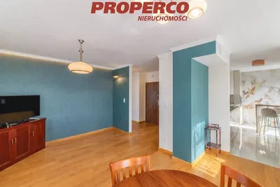 Wohnzimmer; holzboden, tageslicht