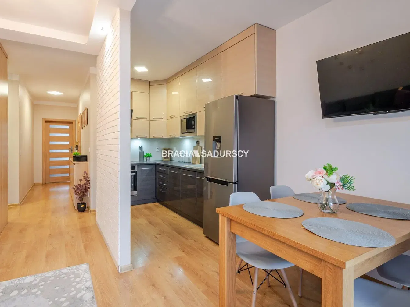 مطبخ; أجهزة المطبخ, ضوء طبيعي, أسلوب عصري