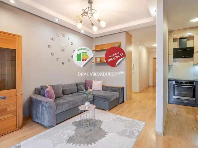 Σαλόνι; μοντέρνο στυλ, ξύλινο πάτωμα, φυσικό φως