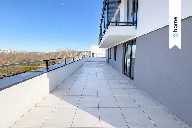 Terasa; výhled, dlažba