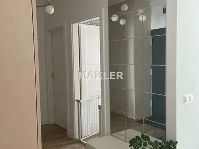 Kupaonica; pločice, prirodno svjetlo