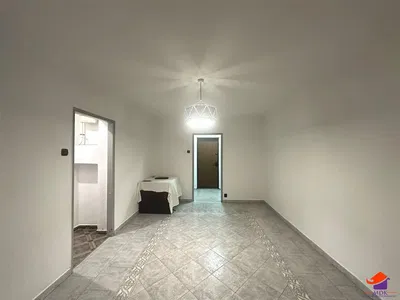 Ostalo; pločice, prirodno svjetlo