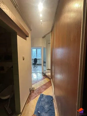 Garderoba; pločice, potrebna renovacija, prirodno svjetlo