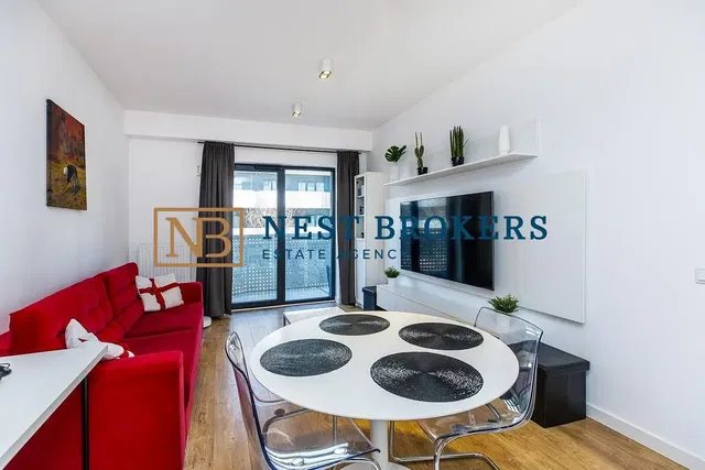 Soggiorno; vista, pavimento in legno, luce naturale, stile moderno