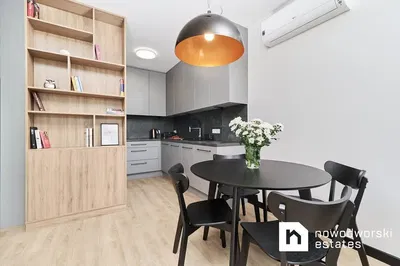 Küche; holzboden, tageslicht, moderner stil