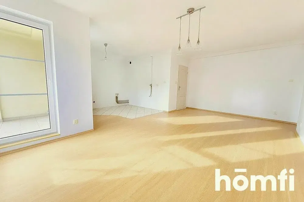 Wohnzimmer; holzboden, tageslicht