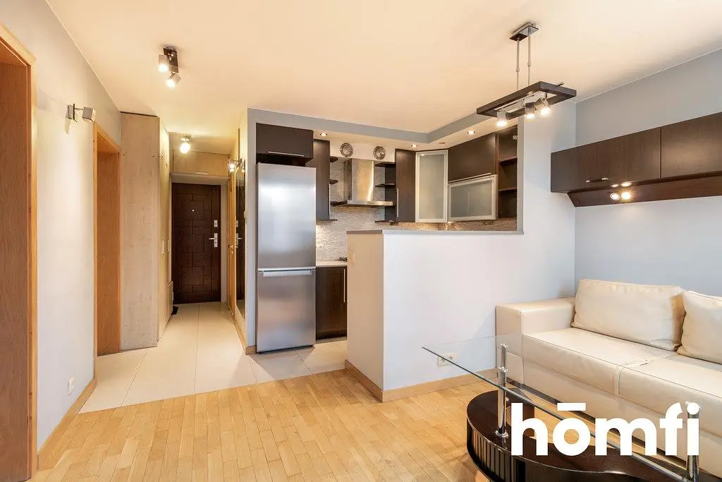 Living room; modern style, wood floor, natural light