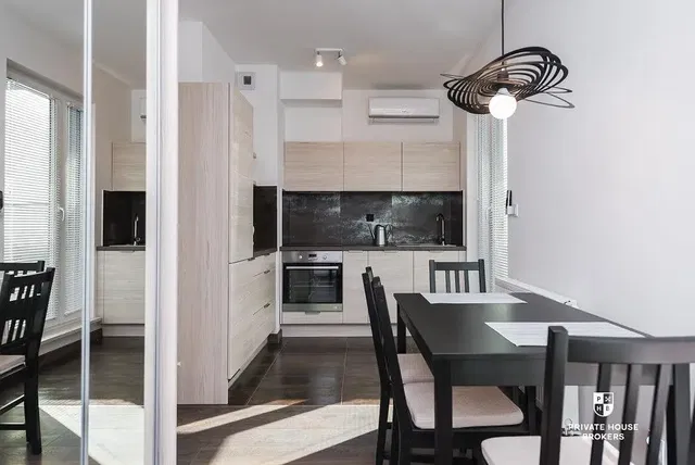 Kitchen; kitchen appliances, natural light