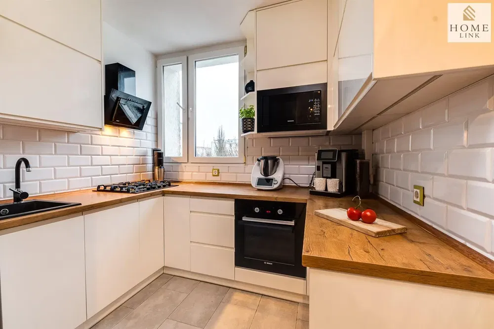 Küche; küchengeräte, tageslicht, moderner stil, renoviert