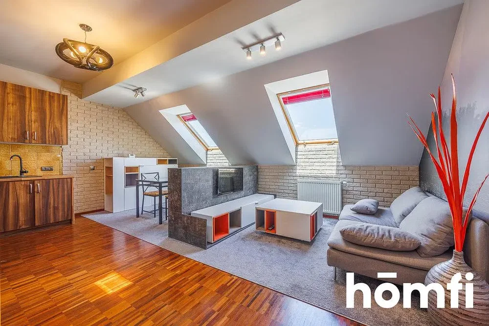 Wohnzimmer; blick, holzboden, tageslicht