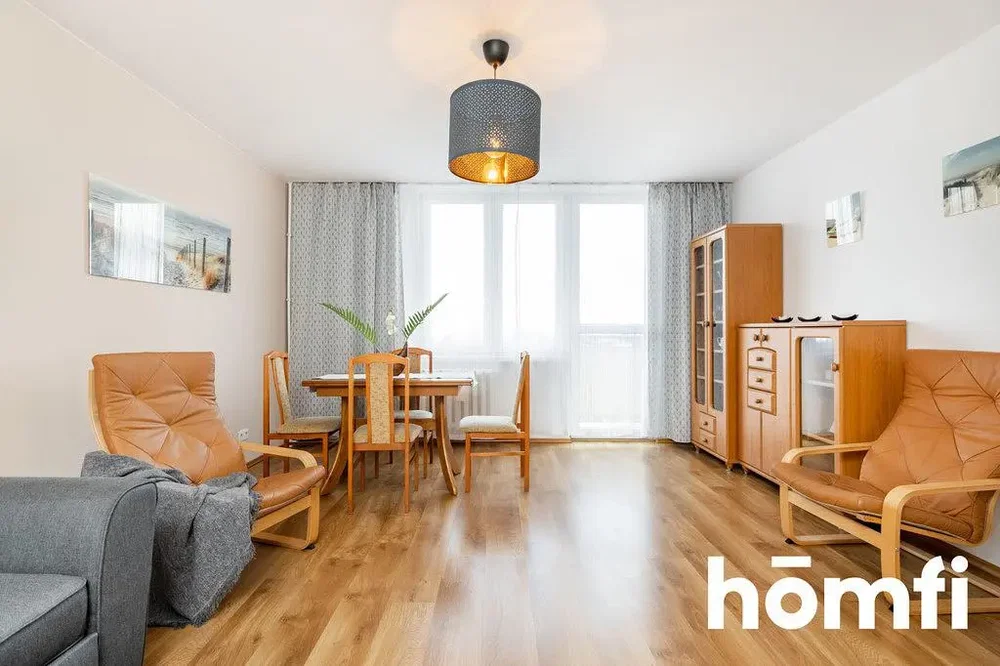 Wohnzimmer; holzboden, tageslicht, moderner stil
