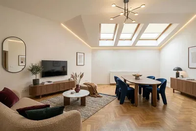 Wohnzimmer; tageslicht, moderner stil, holzboden