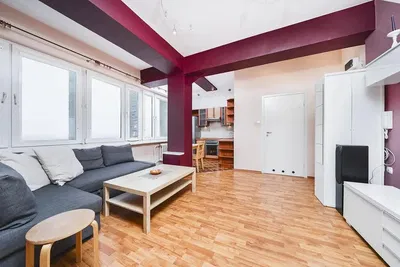 Wohnzimmer; tageslicht, holzboden, moderner stil