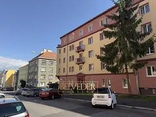 Кућа и околина; поглед