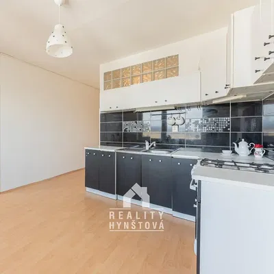 Kuhinja; kućanski aparati, prirodna svjetlost, moderan stil