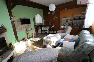 Salón; chimenea, luz natural