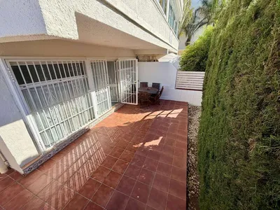 Terasa; pločice, prirodna svjetlost